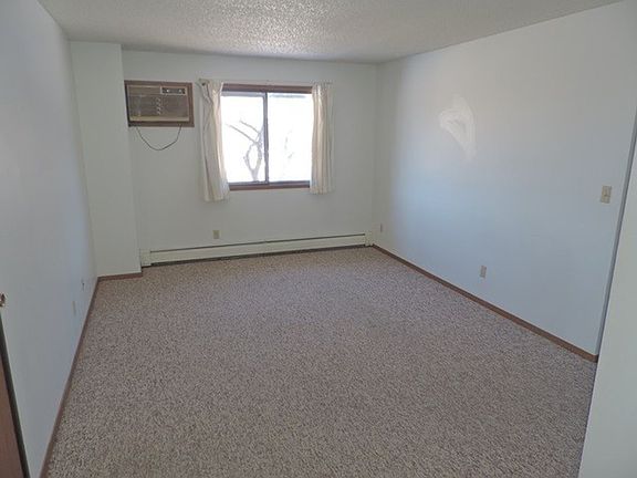4th image of 326 Finkbine Ln APT 12