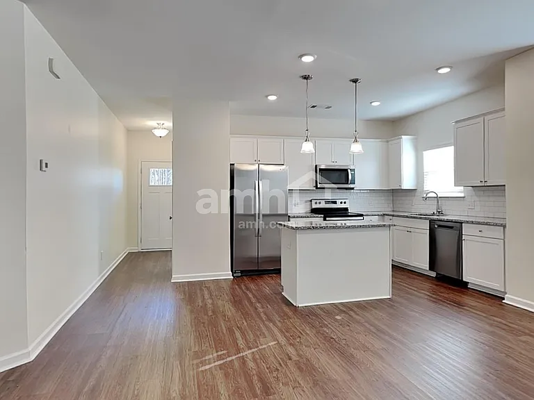 553 Camp Dr — Photo 3