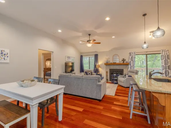 134 Geneva Cove Dr, Innsbrook, MO 63390