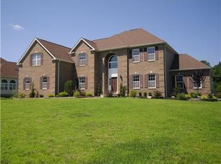 39 Imperial Ct, Monroe Township, NJ 08831
