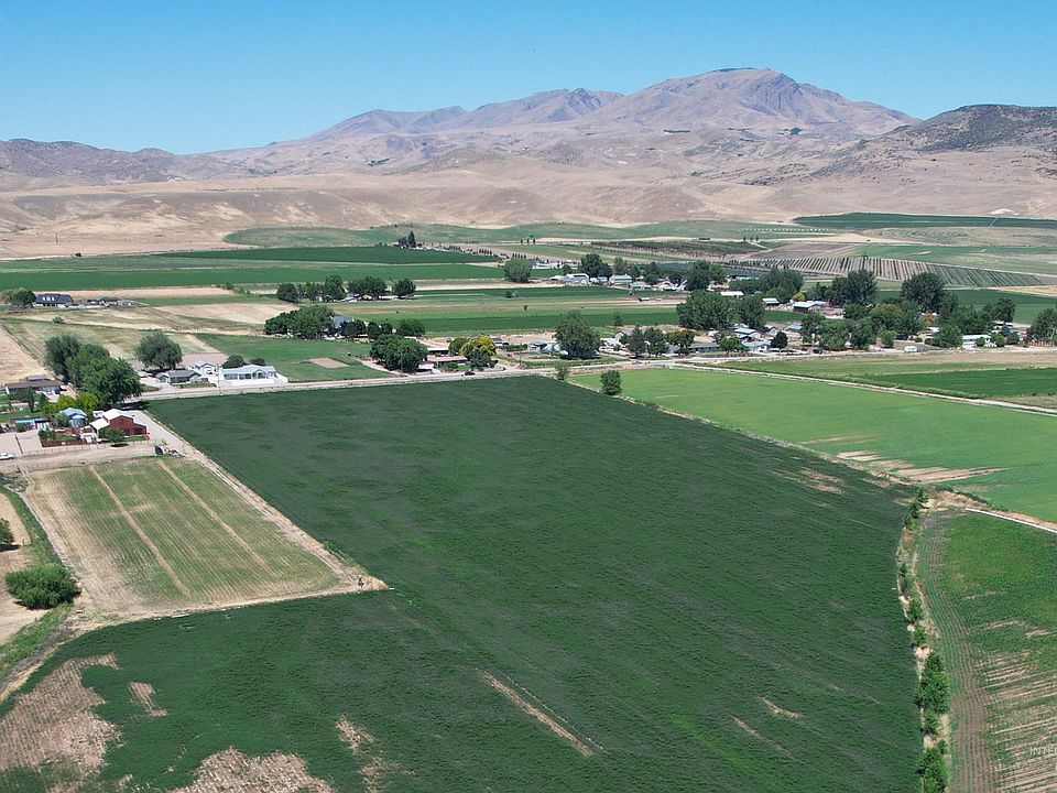 2nd image of E Black Canyon Hwy