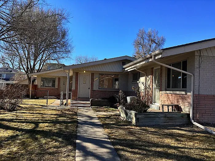 2 bed, 1047 sqft, $2,400 — Photo 1