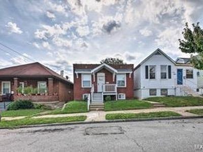 4532 Ray Ave, Saint Louis, MO, 63116