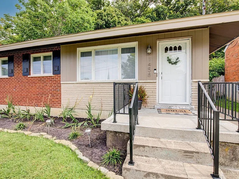 1458 Verdale Dr — Photo 3