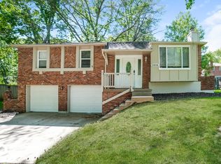 3016 NW Windsor Pl, Blue Springs, MO 64015
