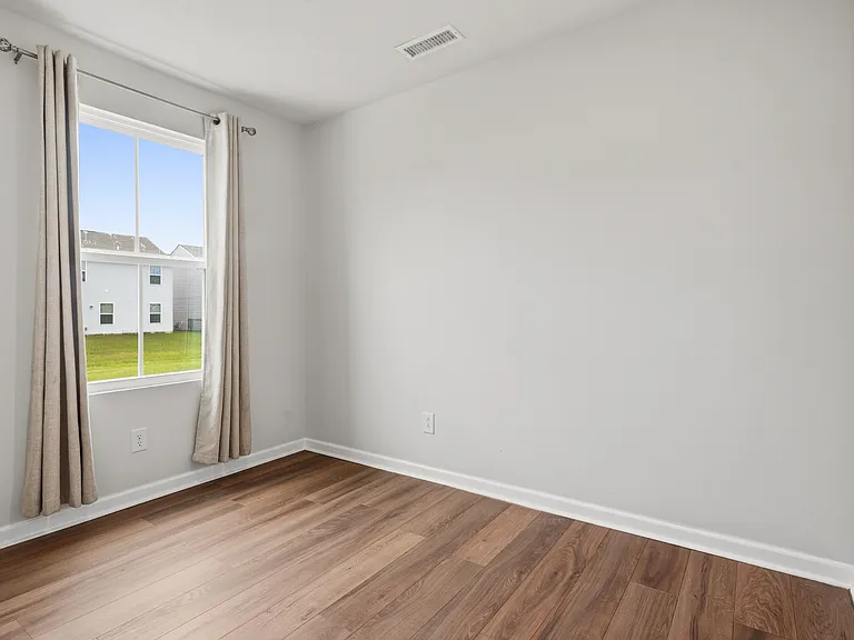345 Campus Ln — Photo 21