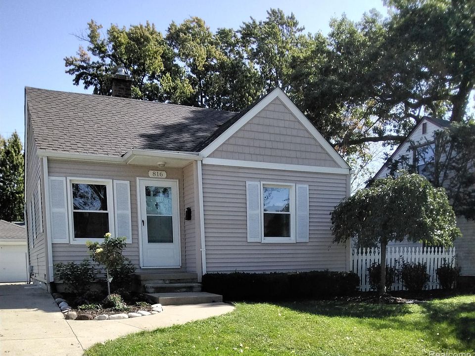 1st image of 816 Farmdale St