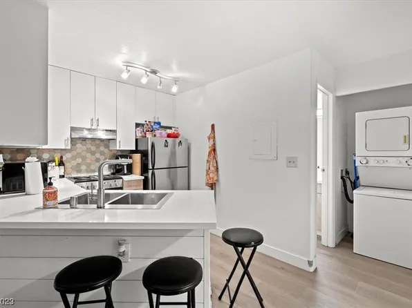 480 Elm Dr Unit 202, Las Vegas, NV 89169