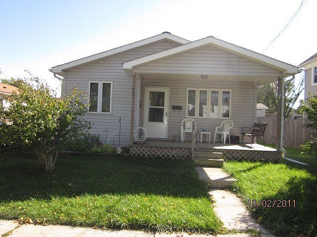 1st image of 739 Silver St