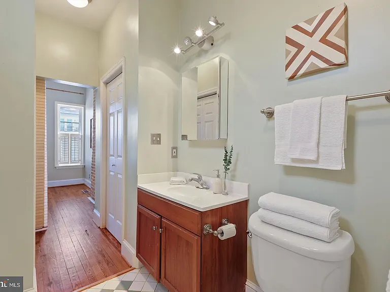 1528 Covington St — Photo 21