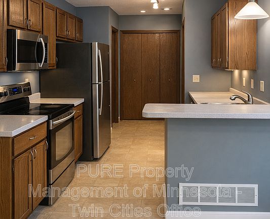 5th image of 1117 Pecks Woods Dr