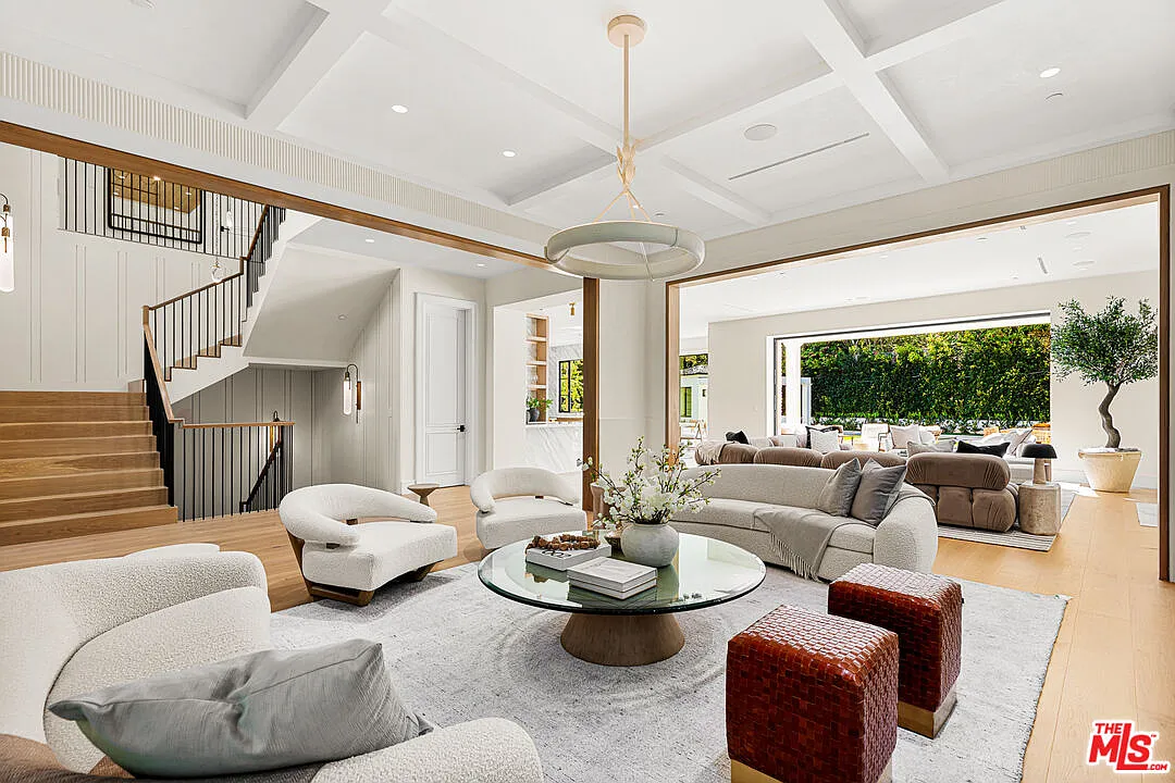 7 bed, 9.0 bath, 10355 sqft, $120,000 — Photo 3