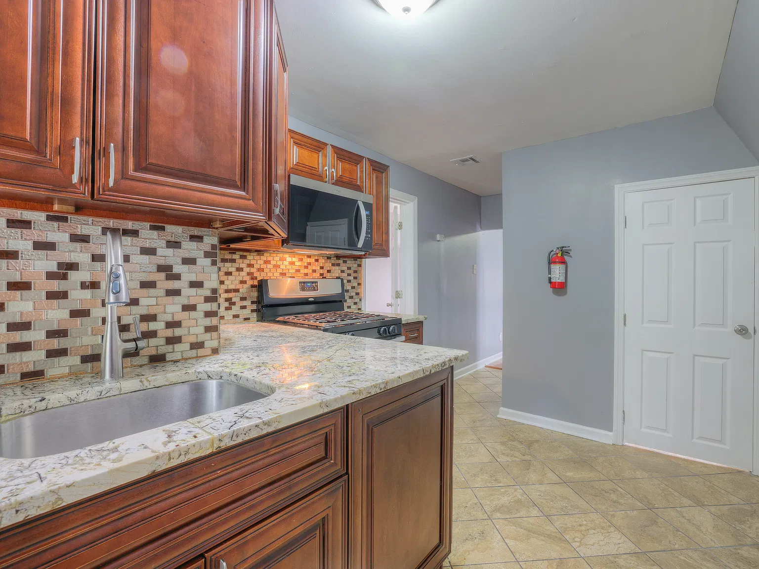 2 bed, $1,890 — Photo 2