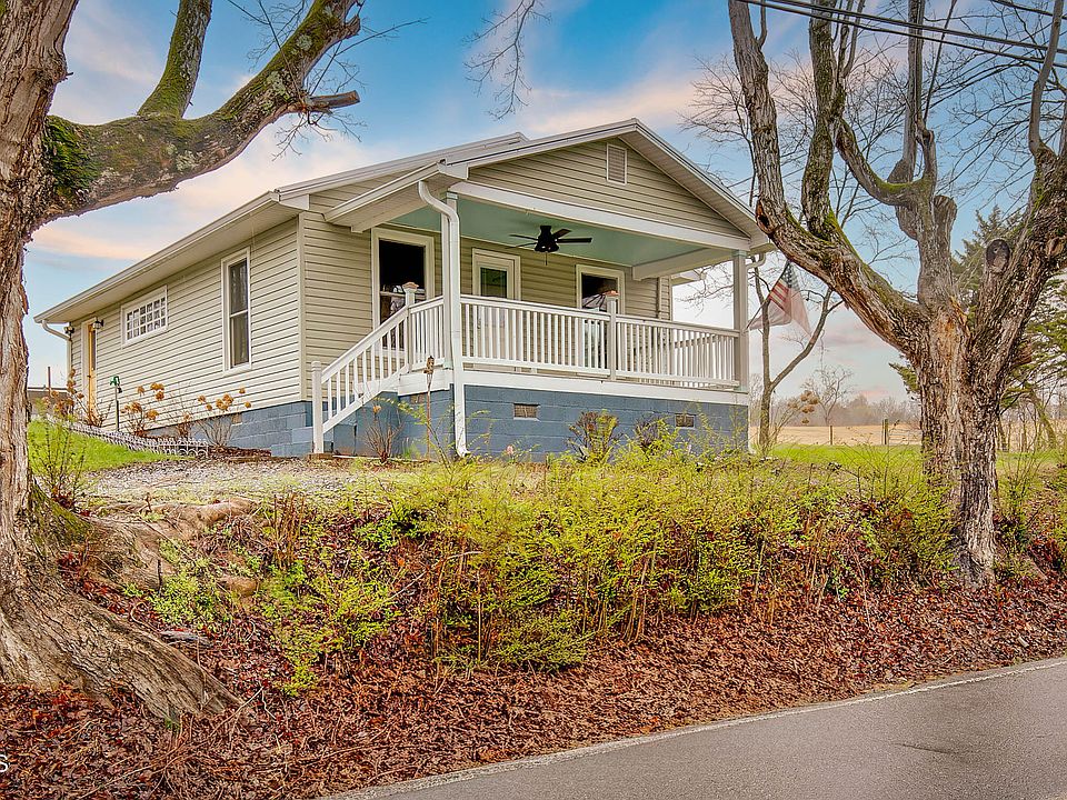 1st image of 109 Clear Springs Rd