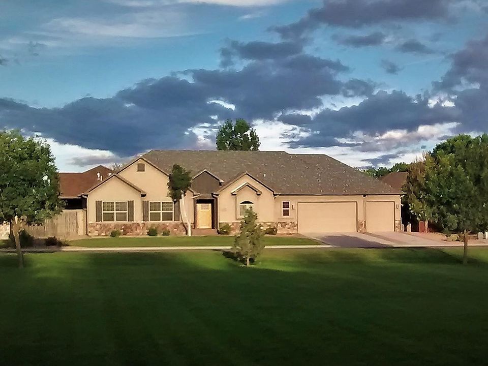 Front view from park