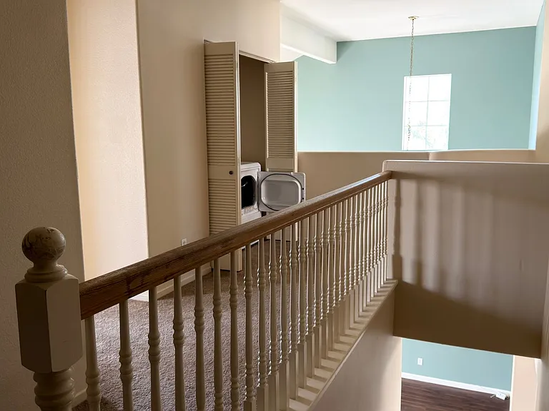 205 Venetia Way — Photo 10