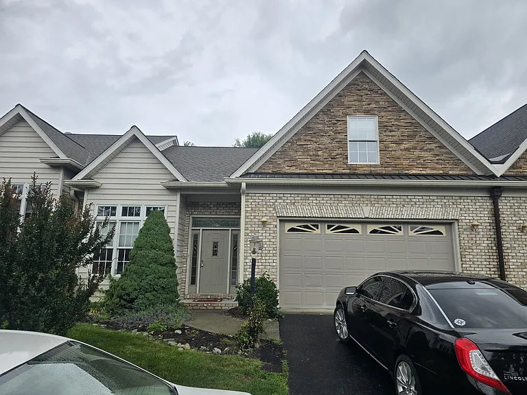 6739 Bay Hill Ct — Photo 1