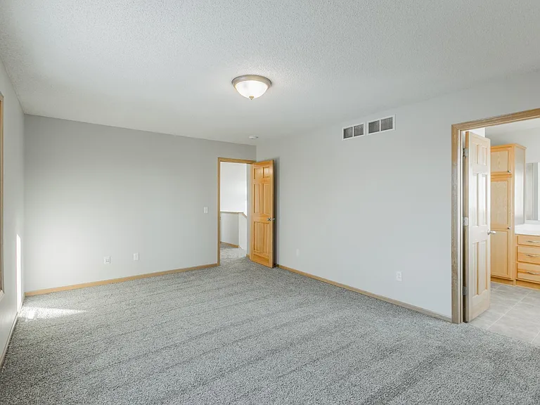 1760 Wyndam Dr — Photo 29