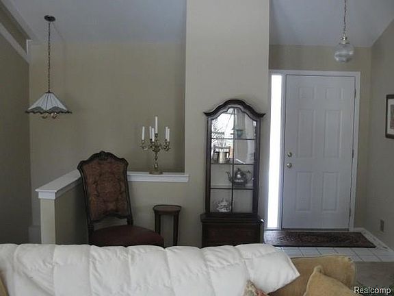 3rd image of 416 N Oak Dr