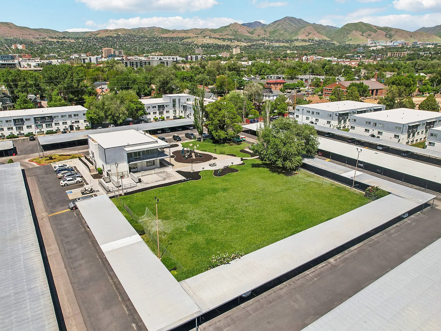 River Rock Apartments — Photo 4