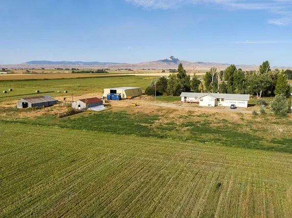 1850 Lane 12, Powell, WY 82435