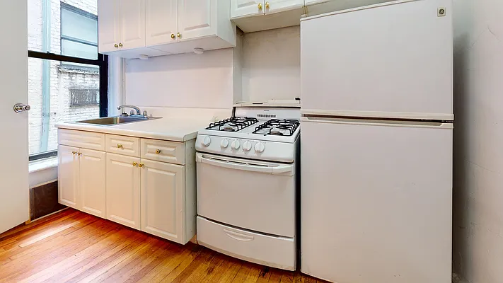 Rented by Bond New York | media 18