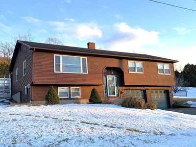 8 Country Rd, Adams, MA, 01220