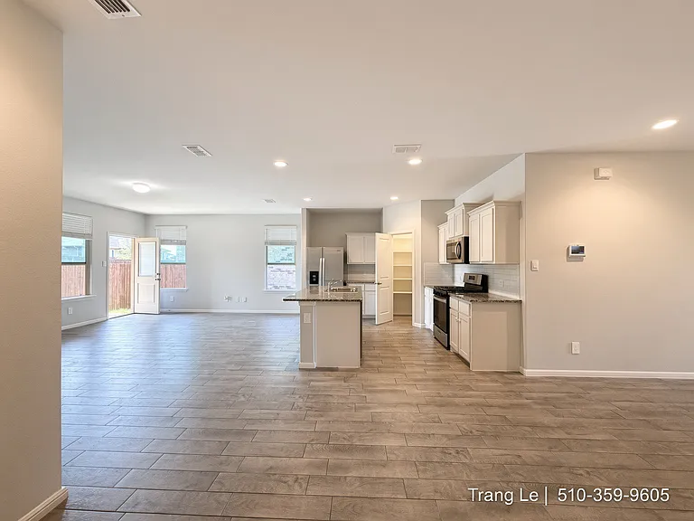 8636 Centerboard Ln — Photo 5