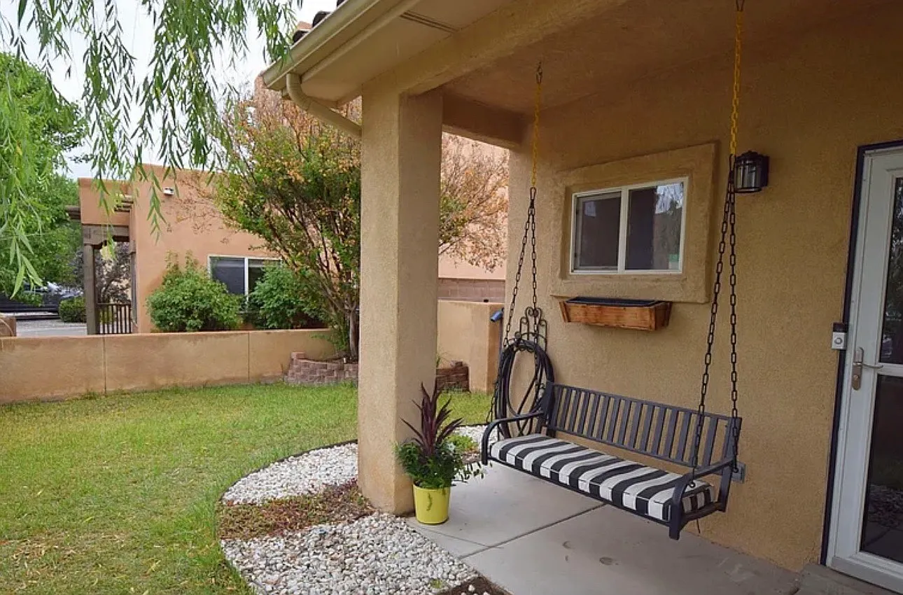 2 bed, 2.5 bath, 1709 sqft, $2,200 — Photo 2