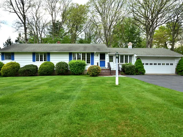 56 Country Way, North Haven, CT 06473