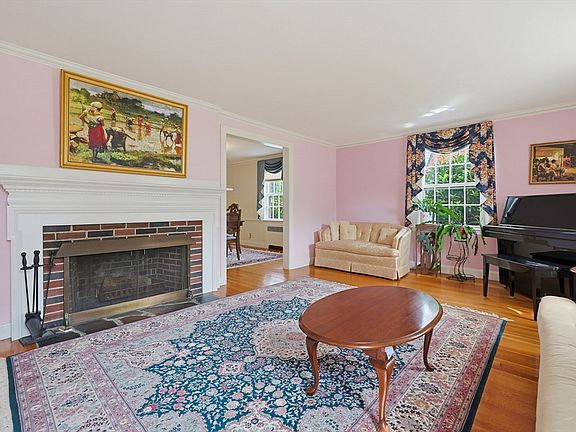 4th image of 11 Durant St