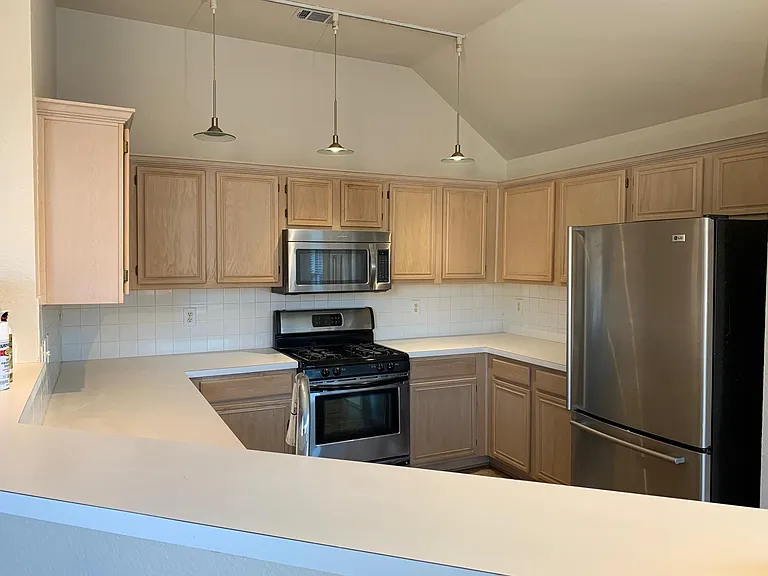 10304 Max Ln — Photo 6