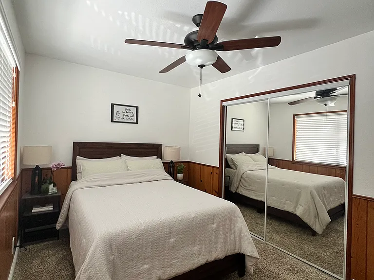 1080 Chateau Dr — Photo 2