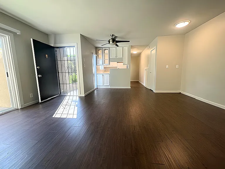 3915 Vineland Ave #1 — Photo 8