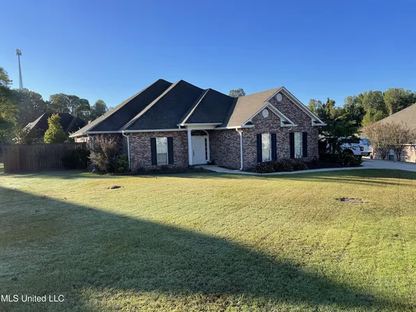 114 Olde Trace Dr, Vicksburg, MS 39180