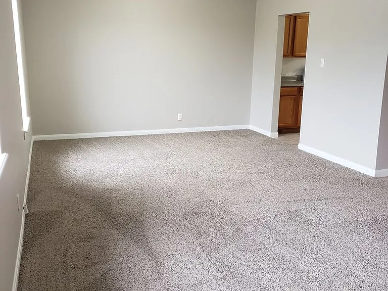 Sunset Grove Apartments — Photo 19