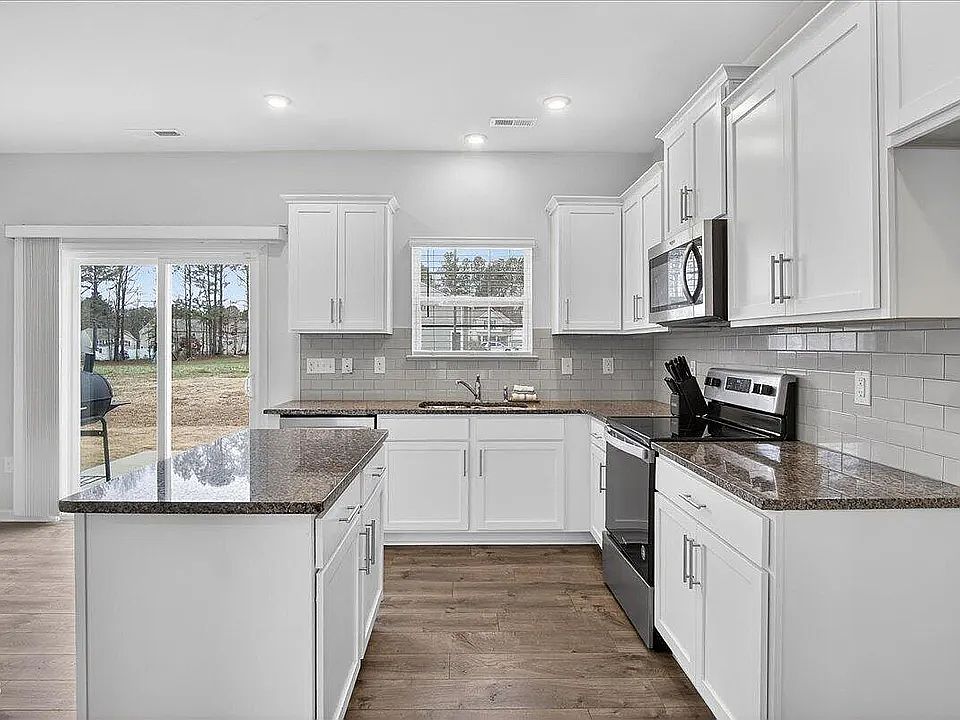 2nd image of 79 Rockwater Way