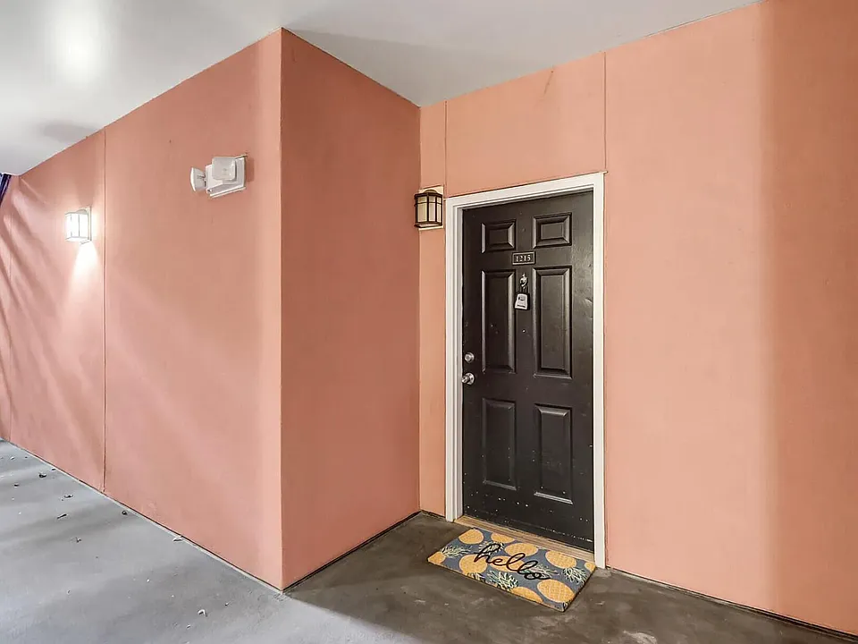 1215 Telfair Way #1215