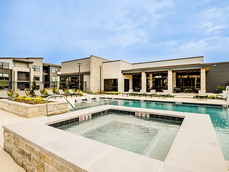 Ovation Apartments — Photo 19