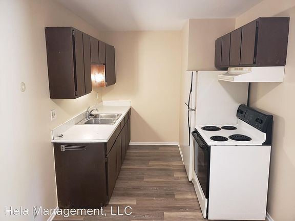 3rd image of 23205 Beechwood Ave APT 7
