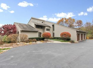 4515 Red Oak Ln, Long Grove, IL 60047