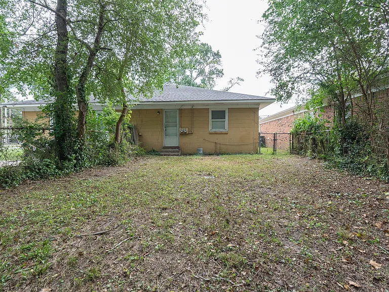 344 Woodview Ave #A — Photo 23