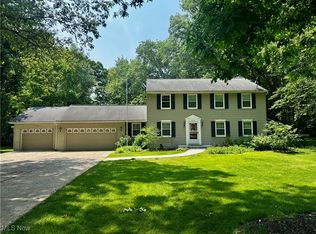 6014 Willow Lake Dr, Hudson, OH 44236
