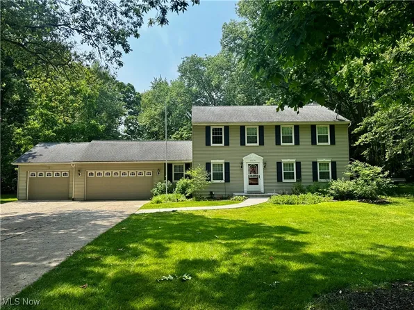 6014 Willow Lake Dr, Hudson, OH 44236