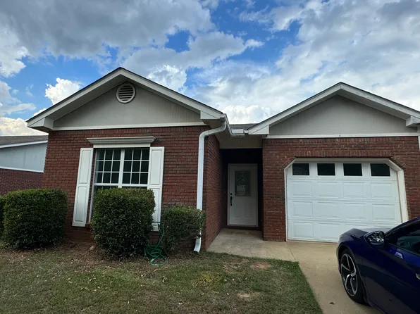 111 Woodmere Dr, Enterprise, AL 36330