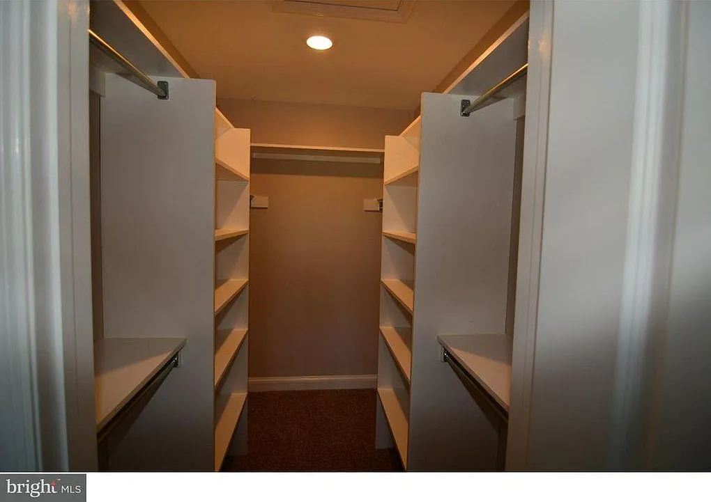 3 bed, 2.5 bath, 1700 sqft, $2,500 — Photo 3