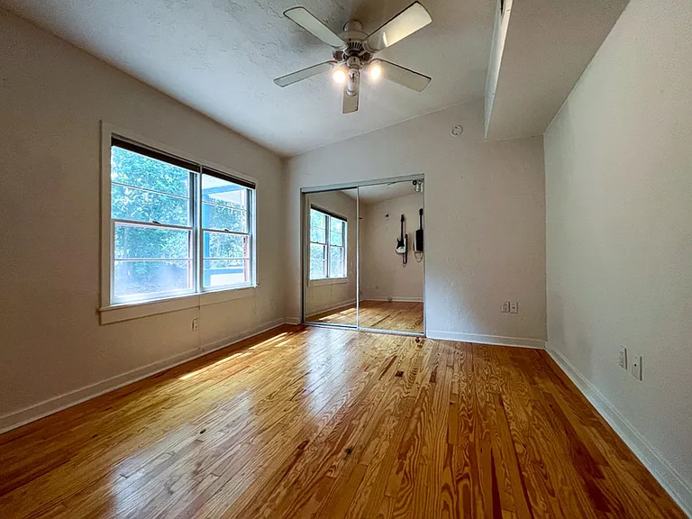 411 NW 26th St — Photo 16