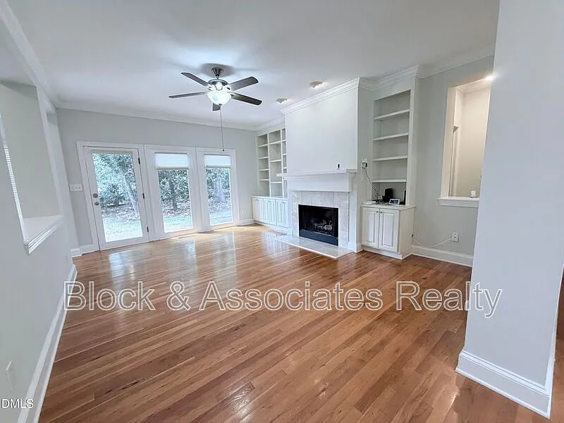 3 bed, 4.0 bath, $4,200 — Photo 4