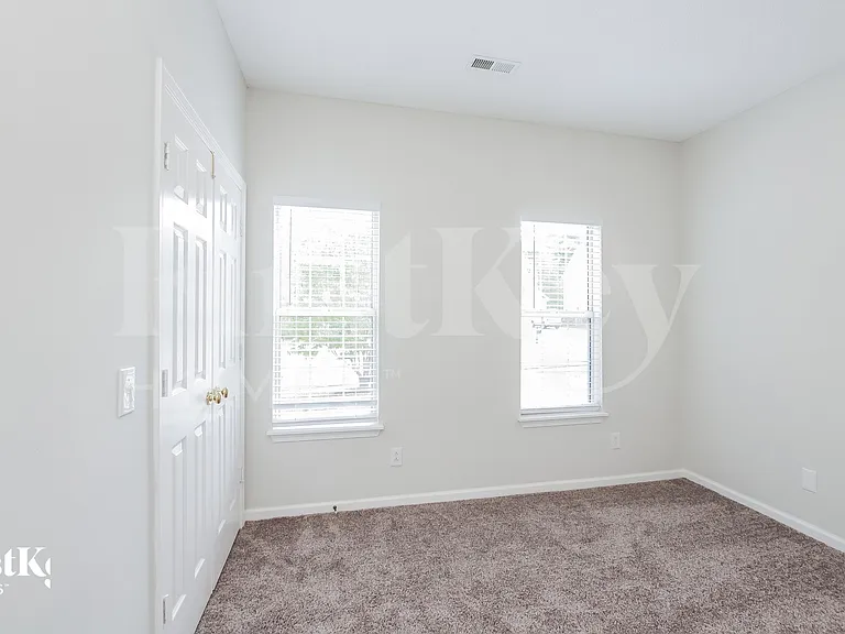 7031 Reedy Creek Rd — Photo 14