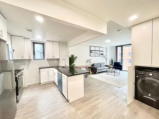 Rented by E Realty International Corp | media 5